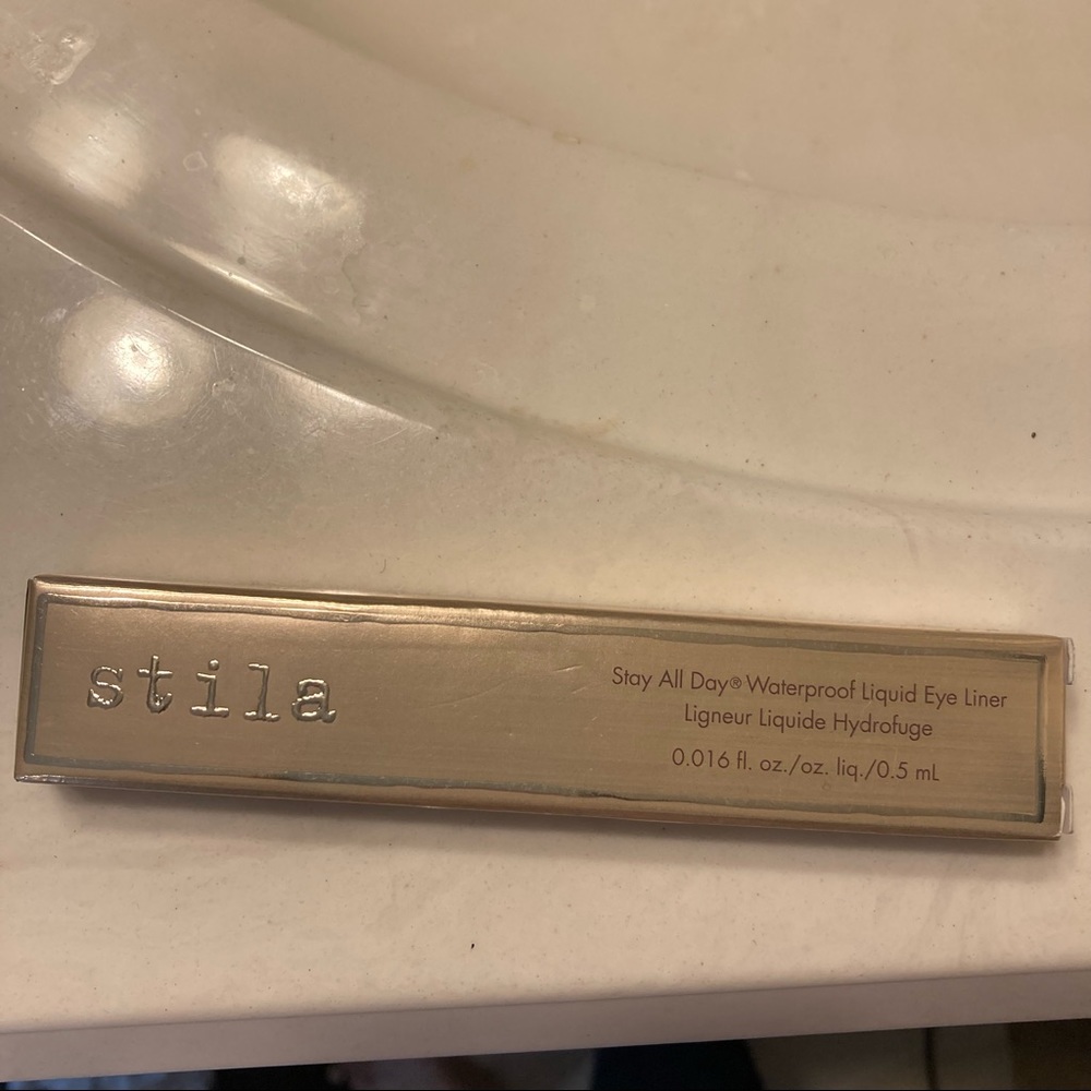 Stila Stay All Day liquid eyeliner - Intense Black